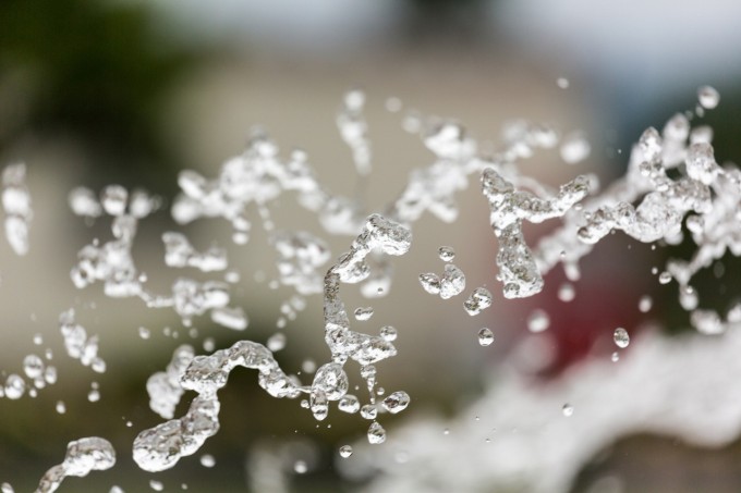 刹那の水滴