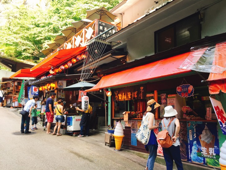 箕面大滝の横にあるお店