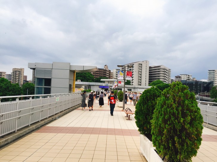 JR伊丹駅とイオンモール伊丹をつなぐ橋