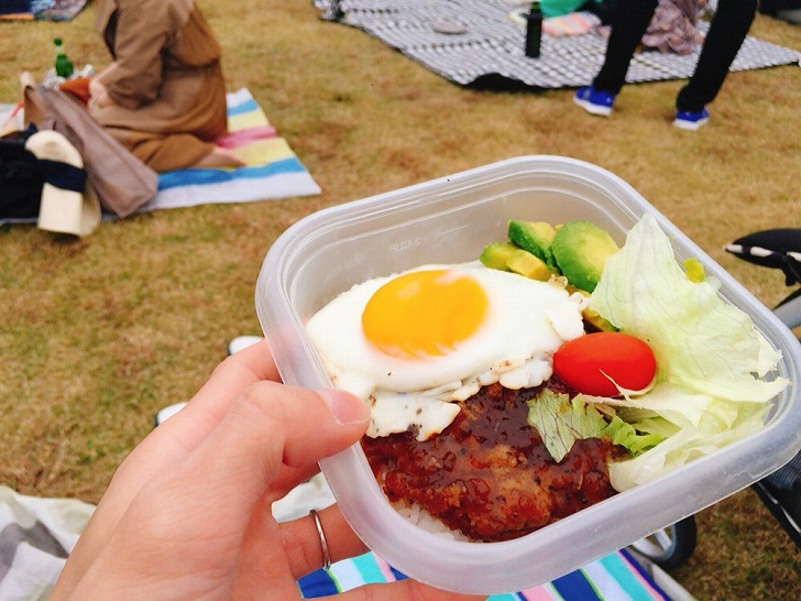 手作りハンバーグのロコモコ丼